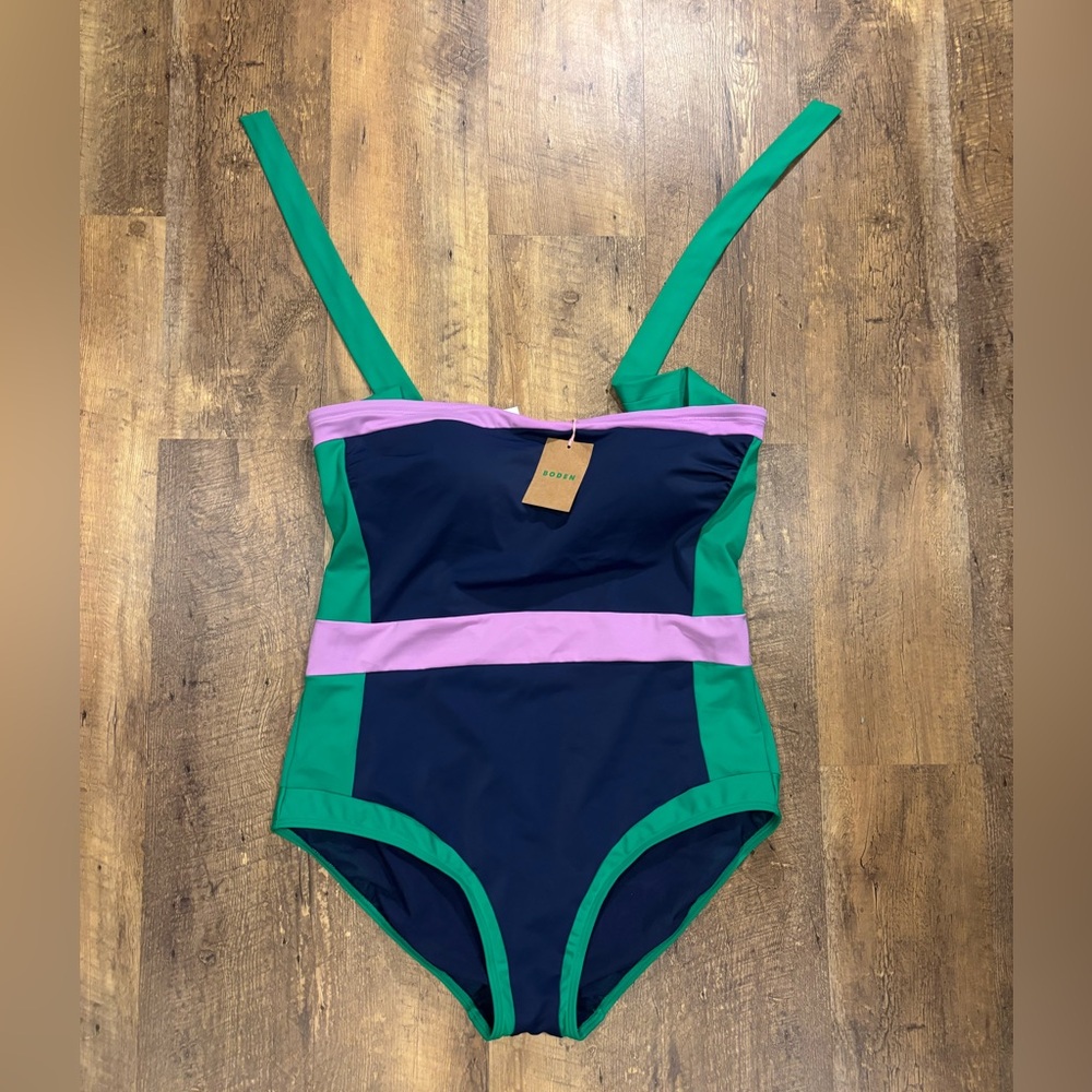 Boden NEW Santorini Halterneck Swimsuit
Navy/ Green Colourblock - Picture 2 of 7